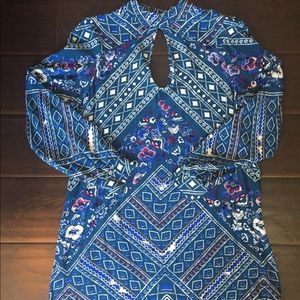 Express Keyhole Shift Dress